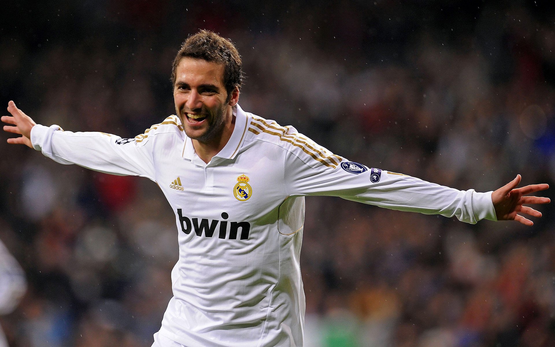 爱游戏 电竞-谷爱凌训练场景登上国际体育杂志封面，谷爱凌训练视频