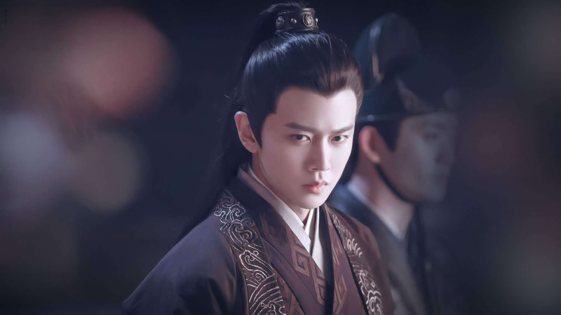 AIYOUXI.COM-体育评论如何看待体育精神与商业化的碰撞，体育评论如何看待体育精神与商业化的碰撞