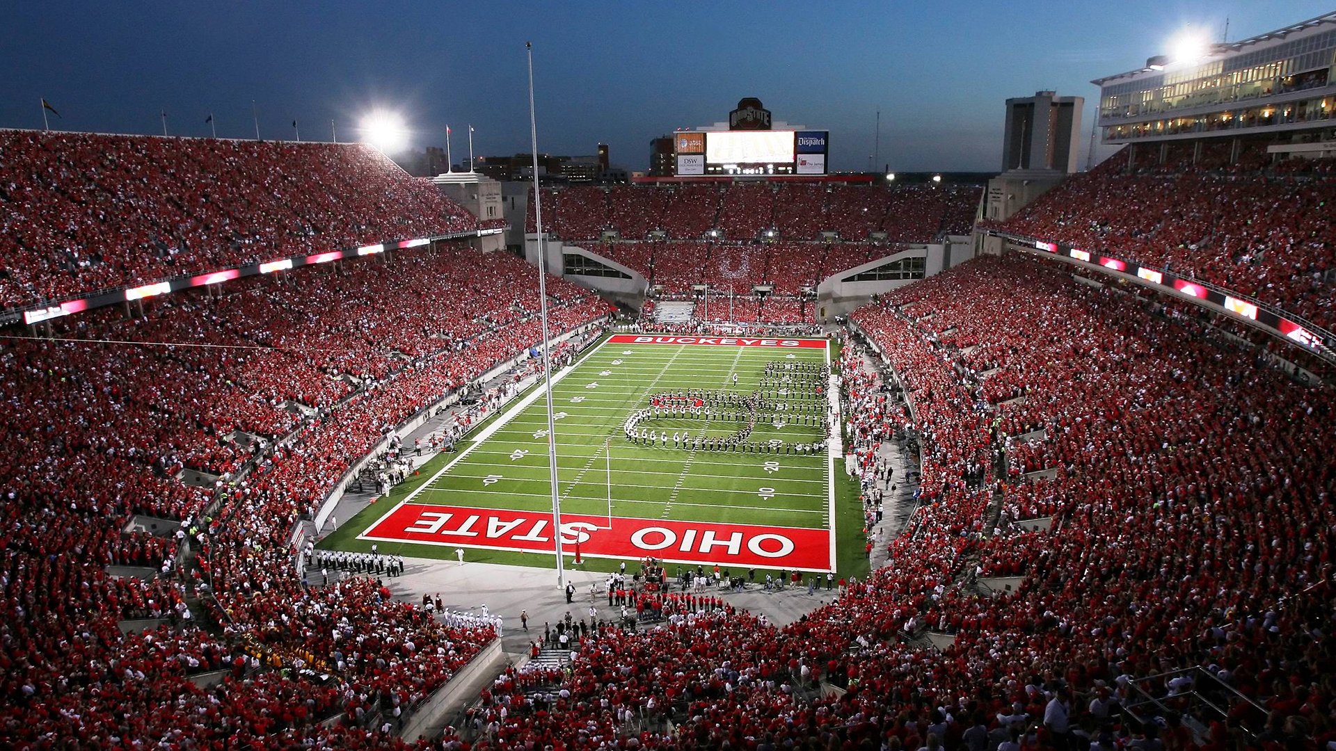 _高空跳伞表演：俯瞰城市的速度与激情_，高空跳伞体验价格